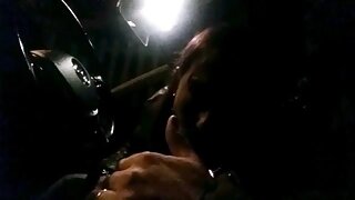 Волохатий мужик трахає струнку порноактрису Алекс Блейк в рот і кицьку син изнасилував маму